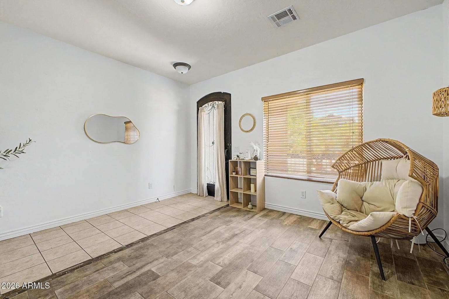 731 W MESQUITE TREE Lane photo 5