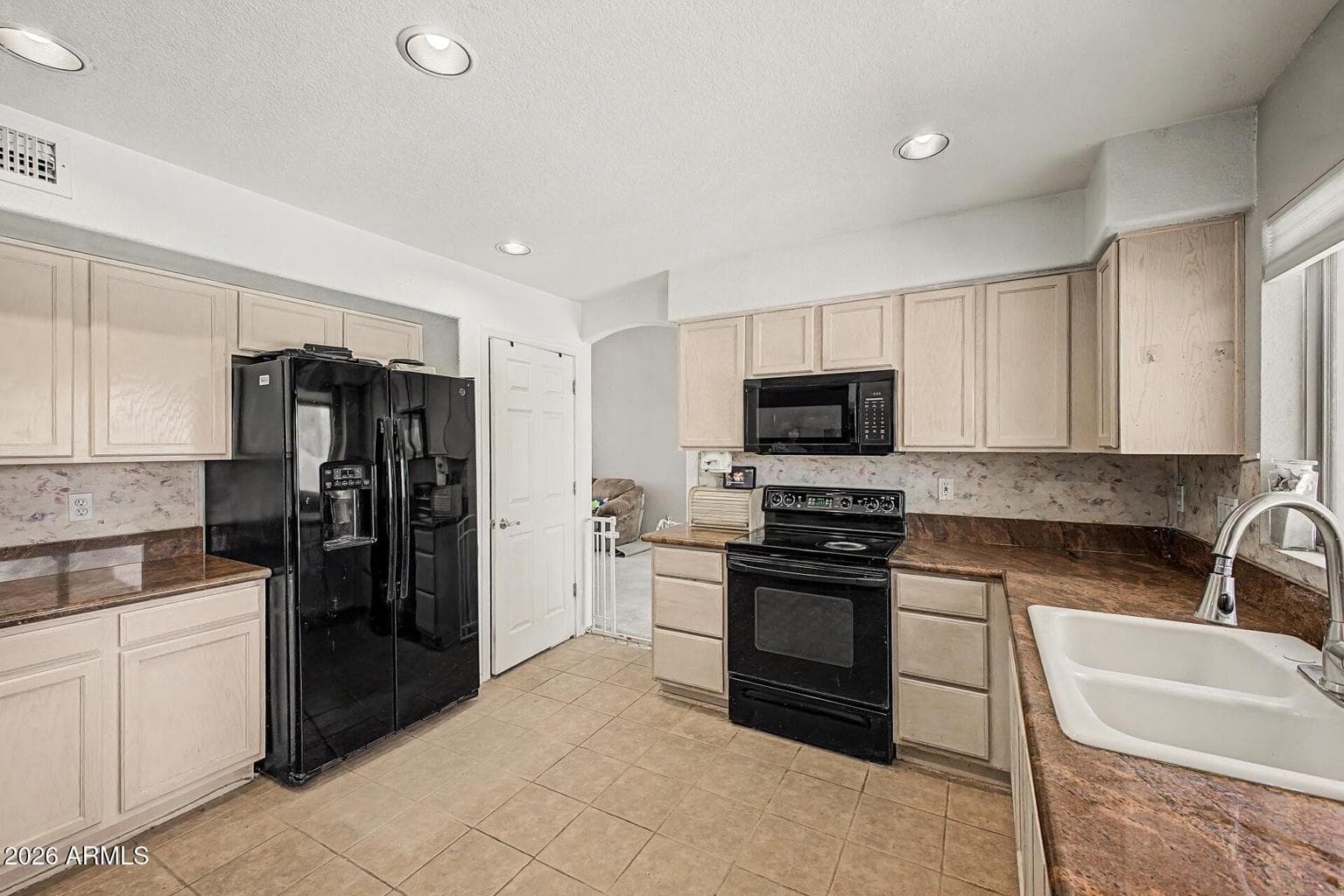 10405 W PRIMROSE Drive photo 3