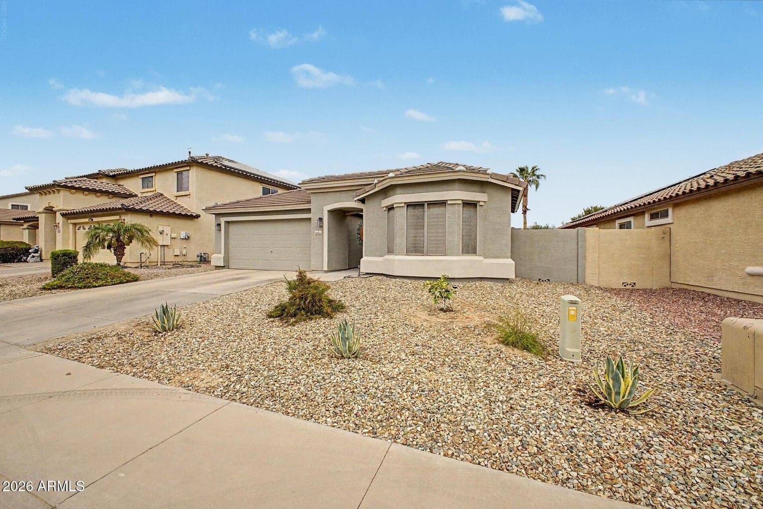 18164 W DESERT Lane photo 2