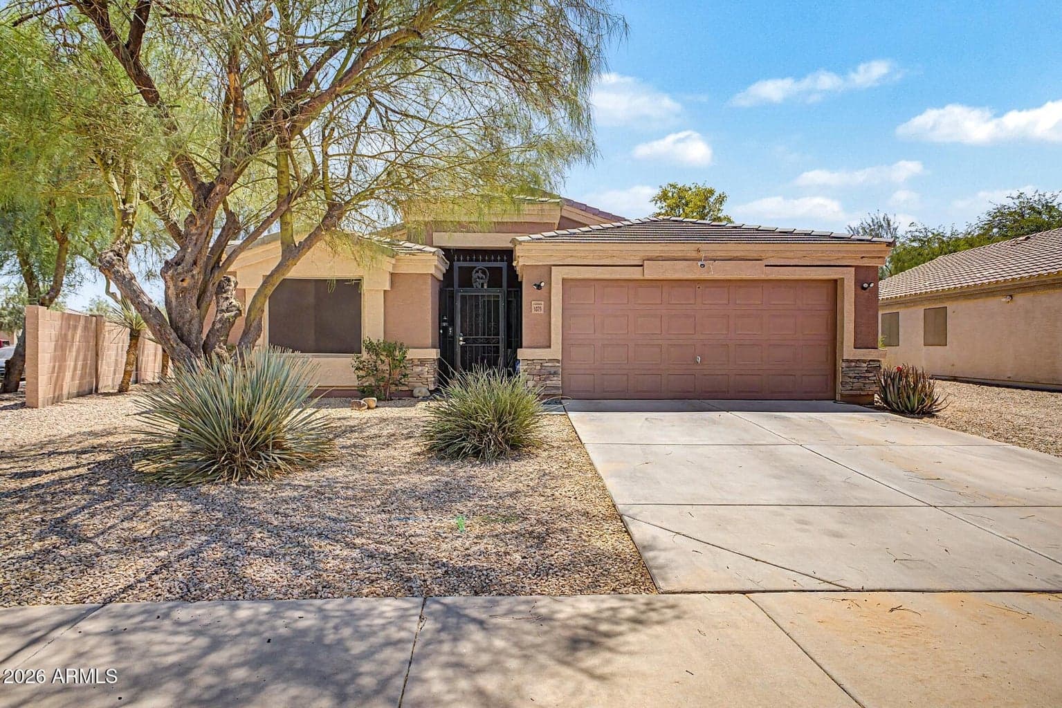 1879 E KACHINA Drive