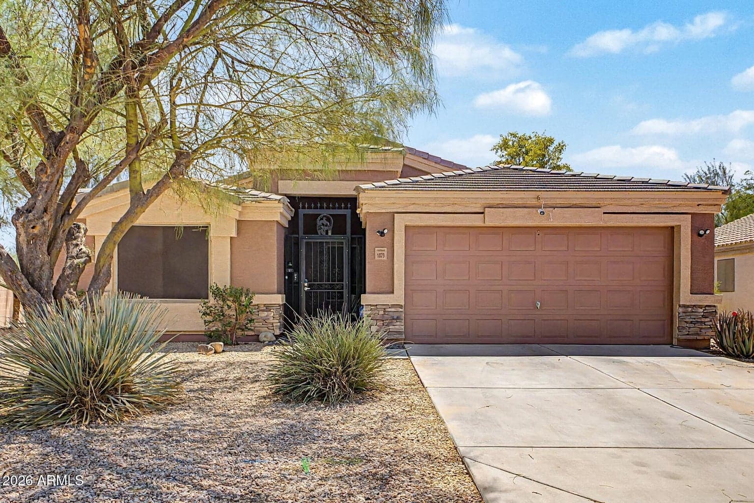 1879 E KACHINA Drive photo 2