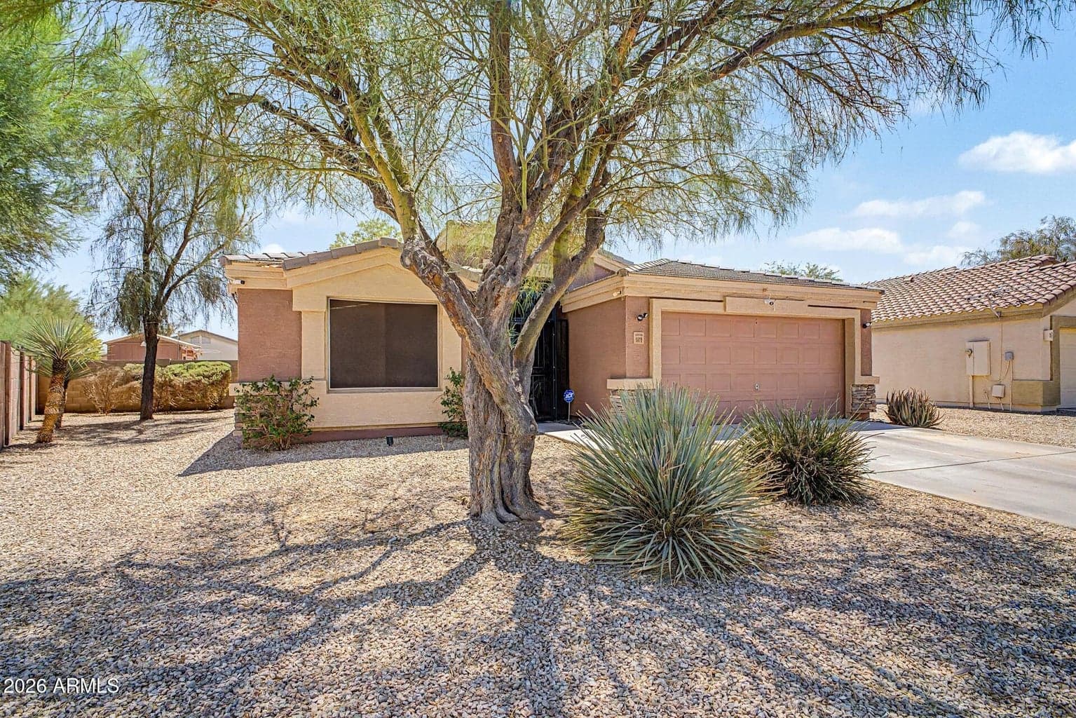 1879 E KACHINA Drive photo 3