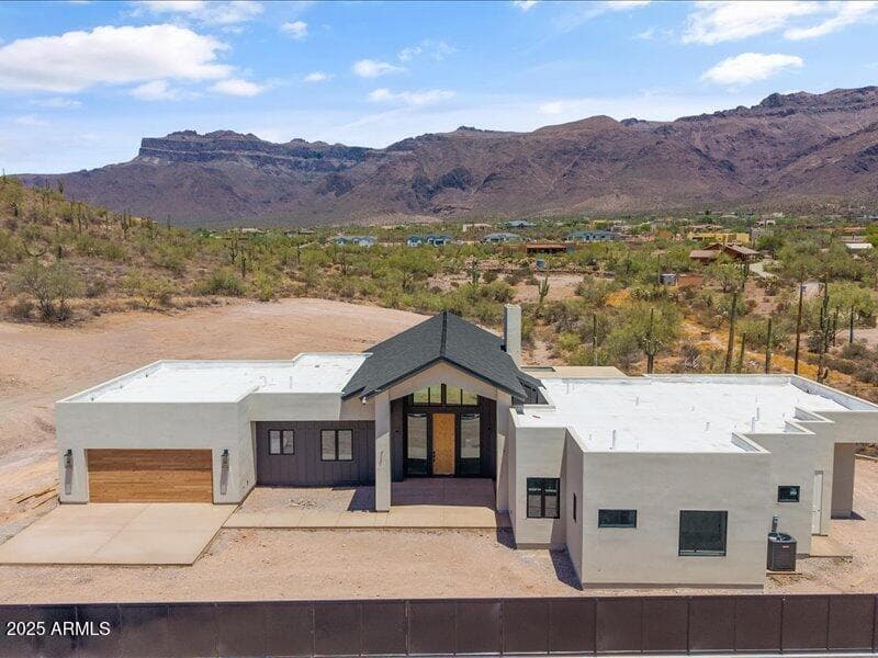 3505 S Kings Ranch Court