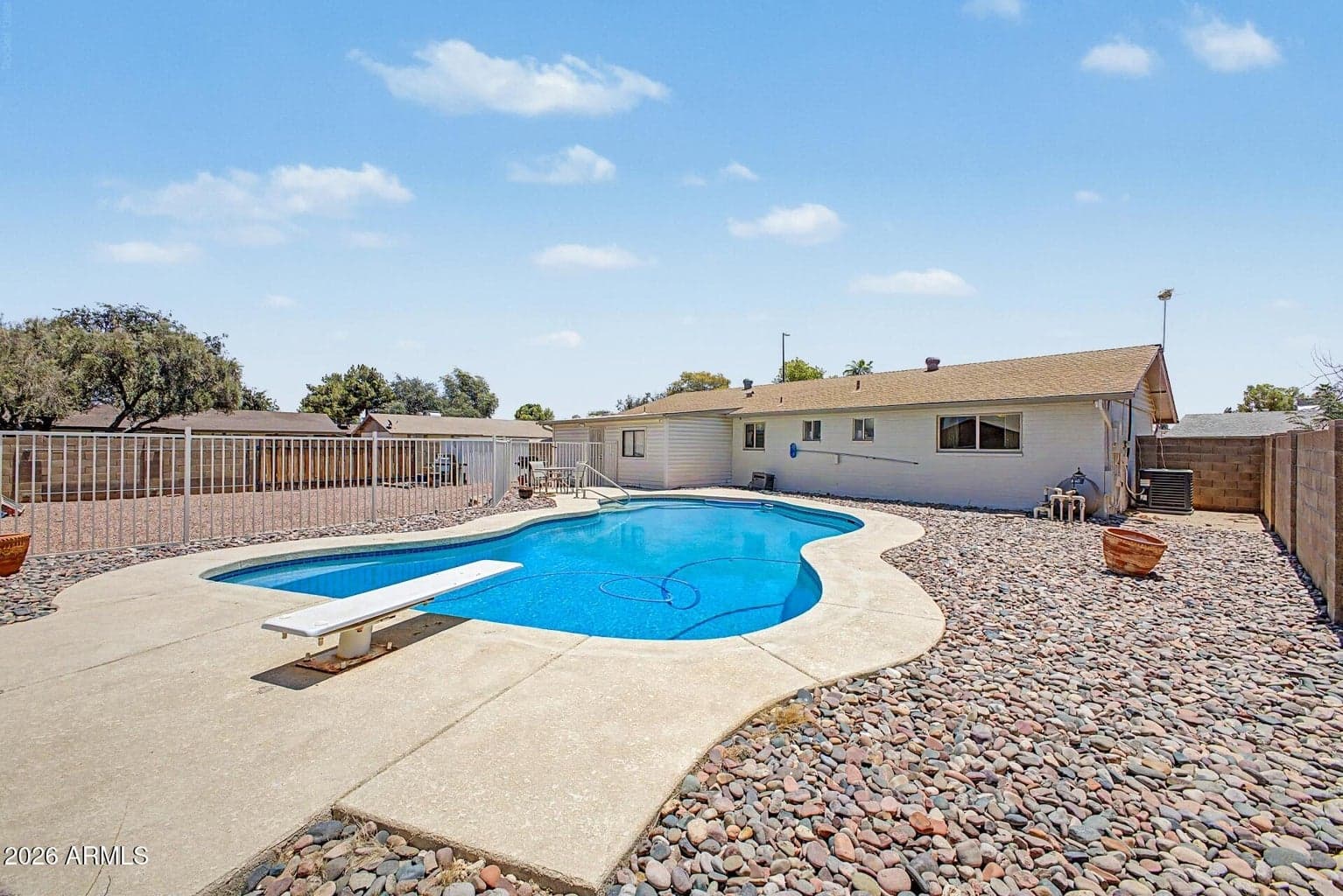 314 W PINON Avenue