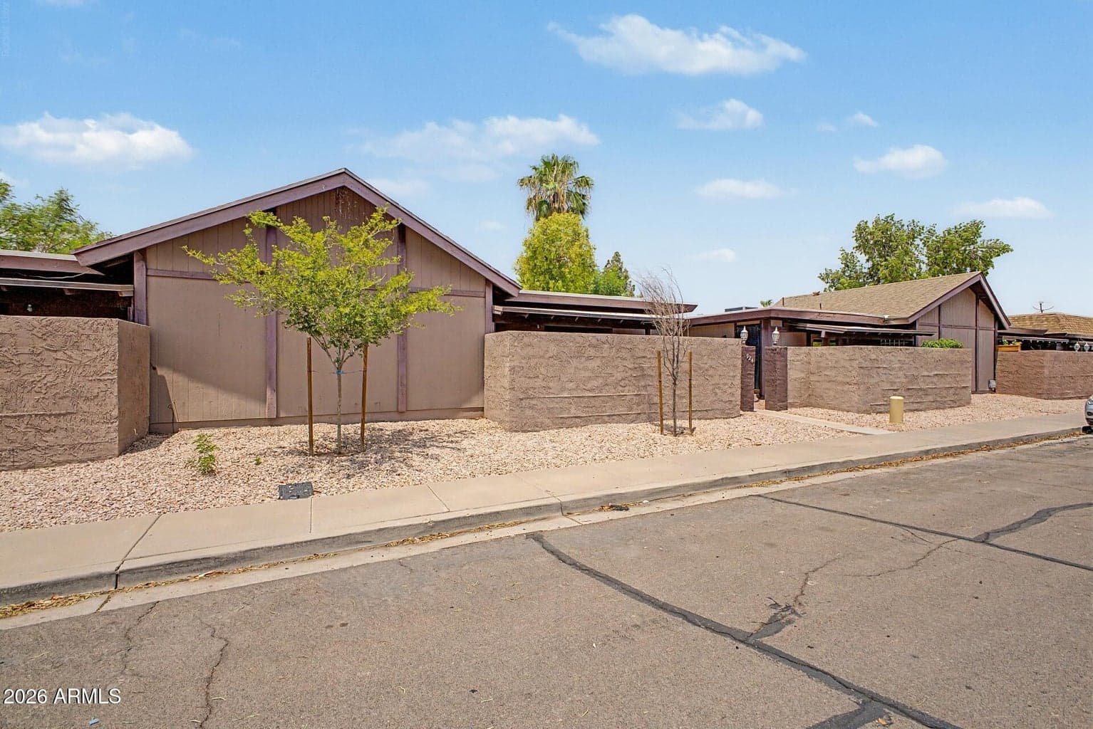924 S HACIENDA Drive A photo 2