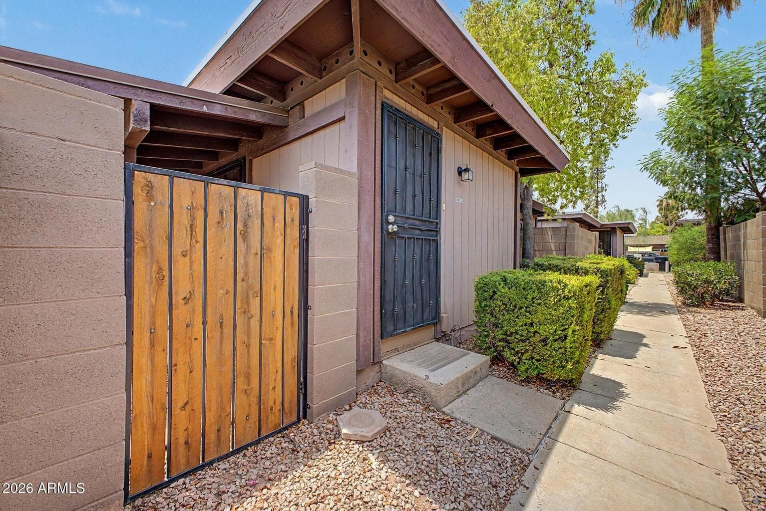 924 S HACIENDA Drive A photo 4