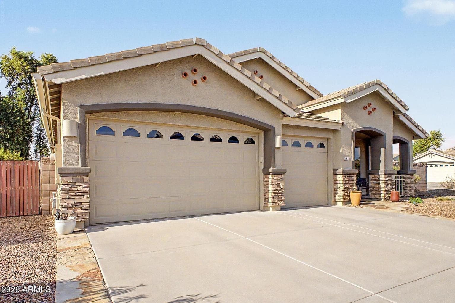 1412 E JADE Drive photo 4