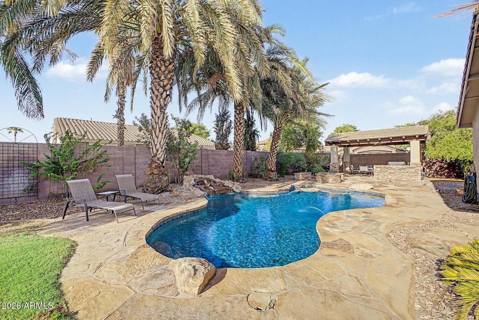 1412 E JADE Drive photo 2