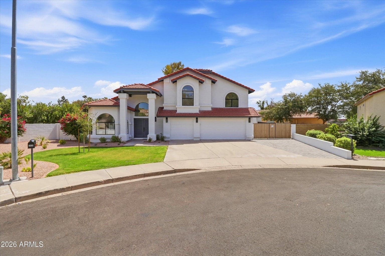 2059 E GLENCOVE Circle photo 2