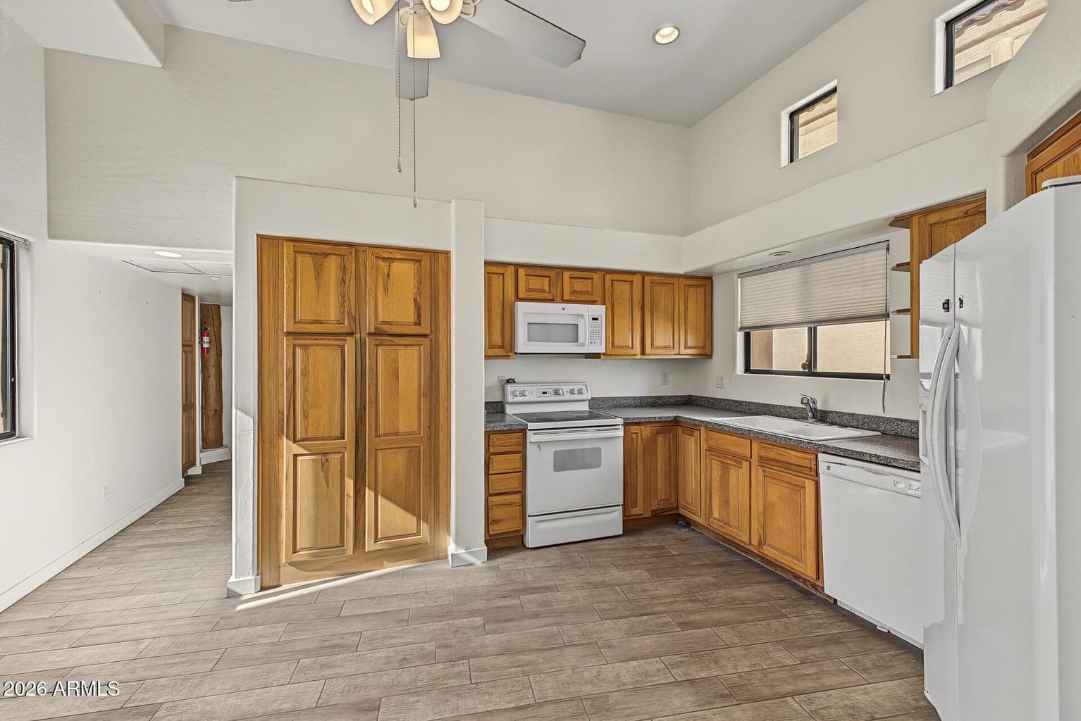 14422 N SHERWOOD Drive photo 4