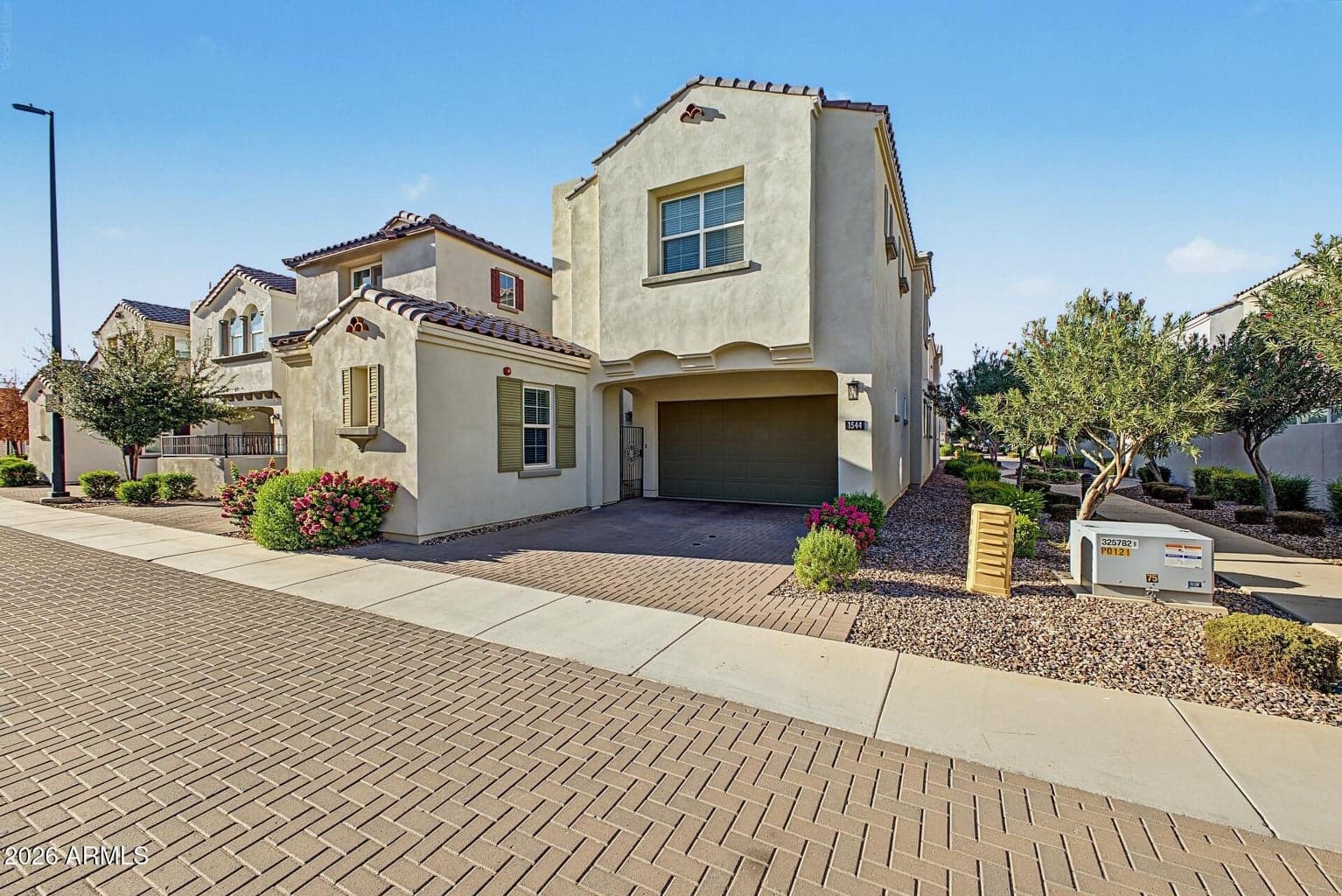 1544 E DUBLIN Street photo 2