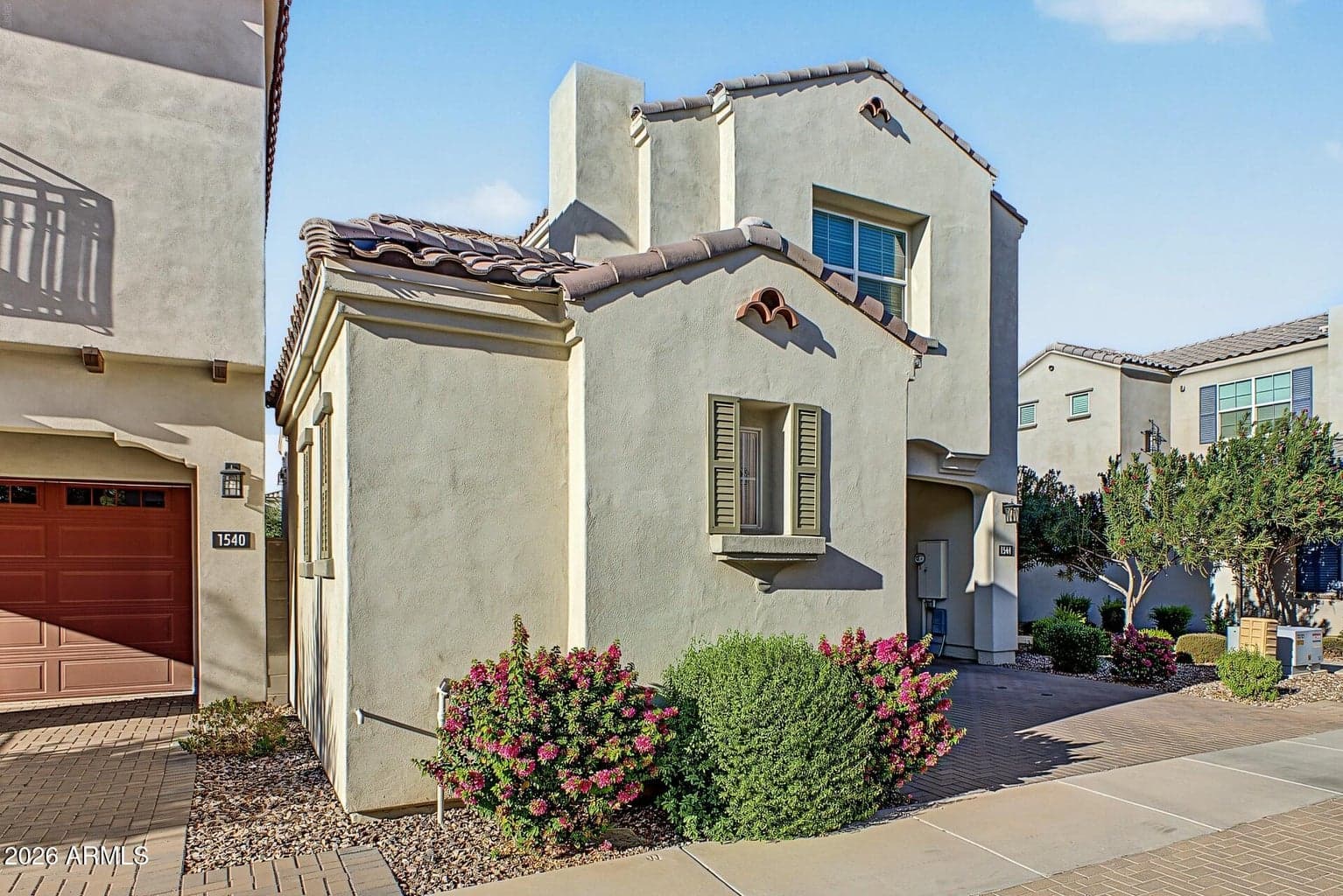 1544 E DUBLIN Street photo 3