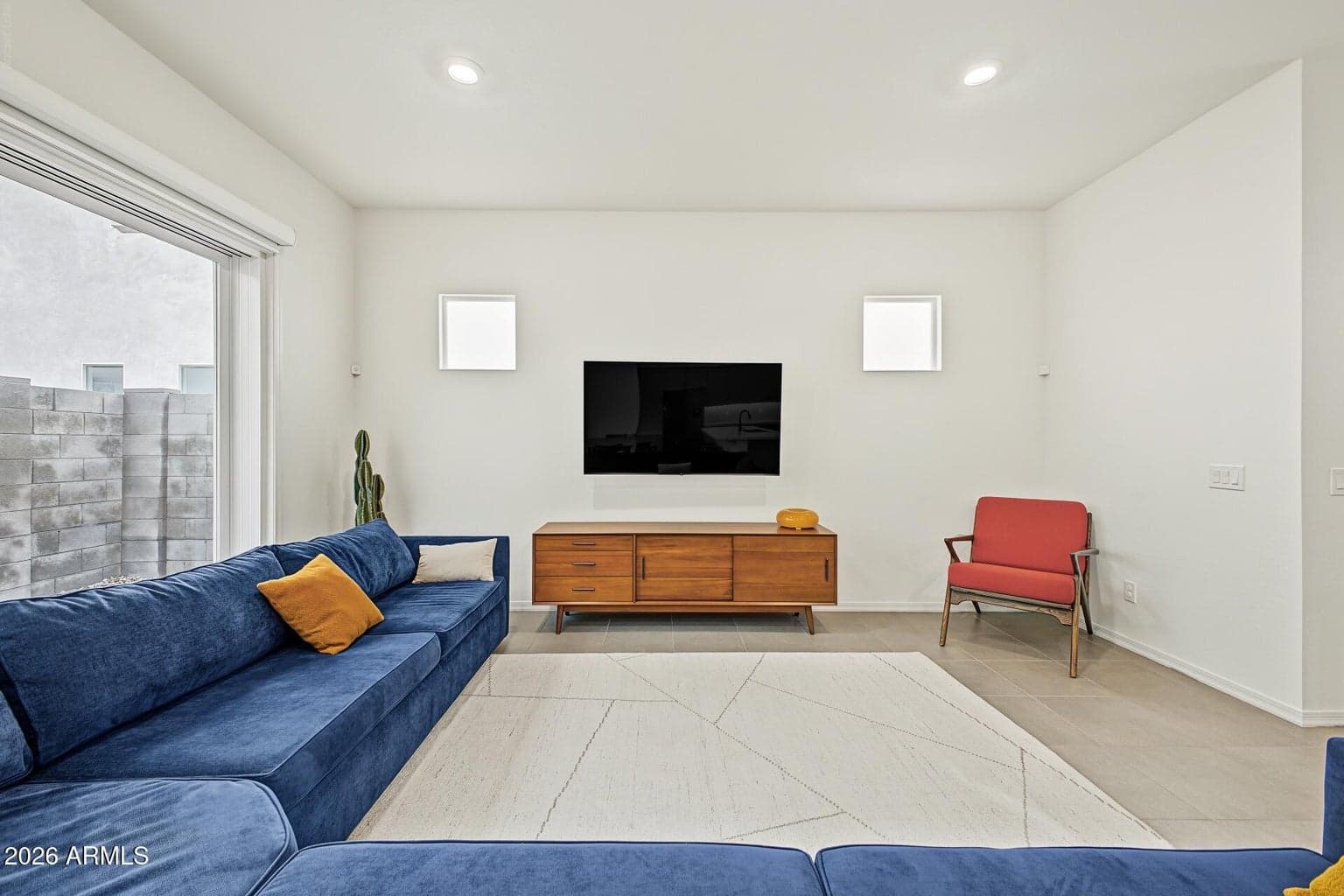 1544 E DUBLIN Street photo 4
